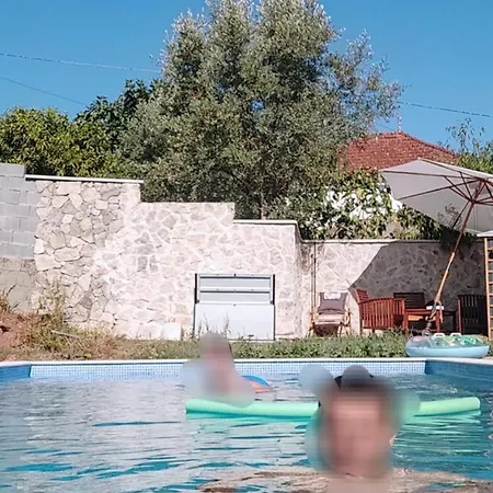 Holiday home Domaine Quinta Fenix A Casinha Anna Cerejeiras